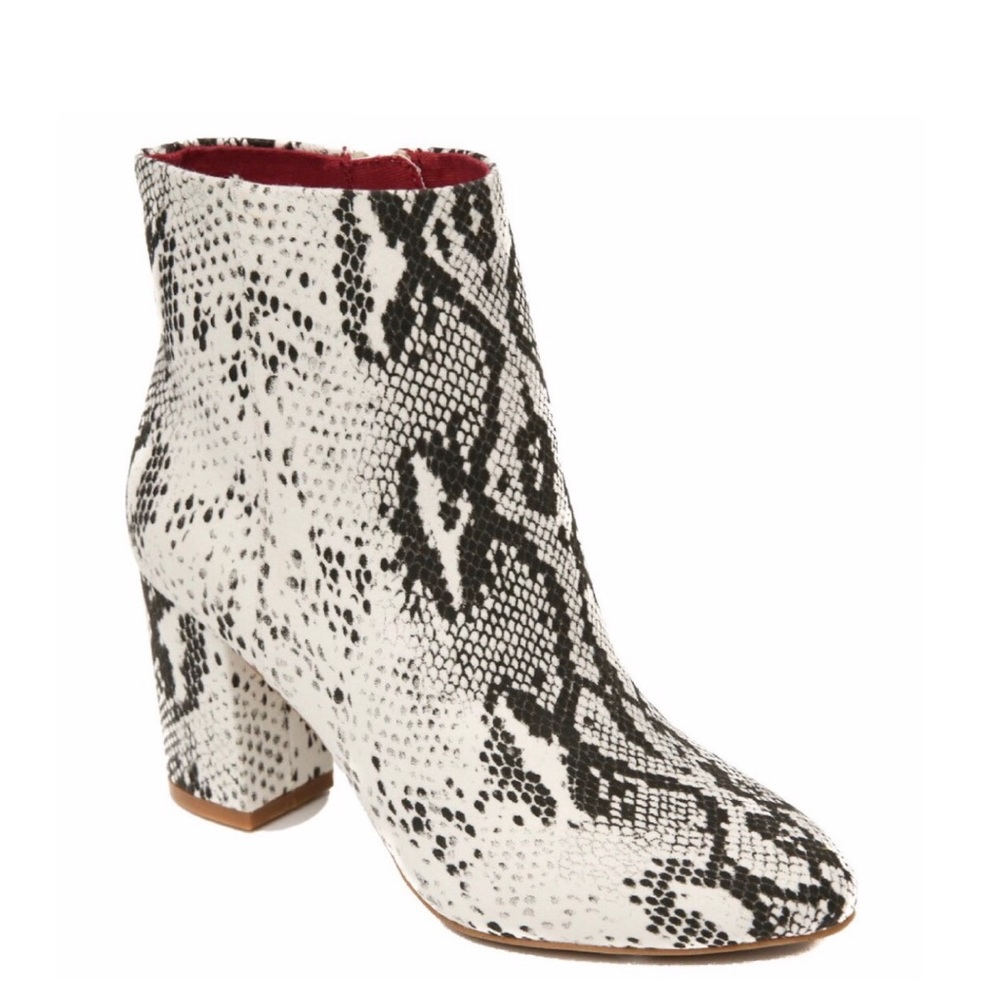 • 5X H P • Micro Suede Snake Print Vegan Booties - Picture 5 of 5